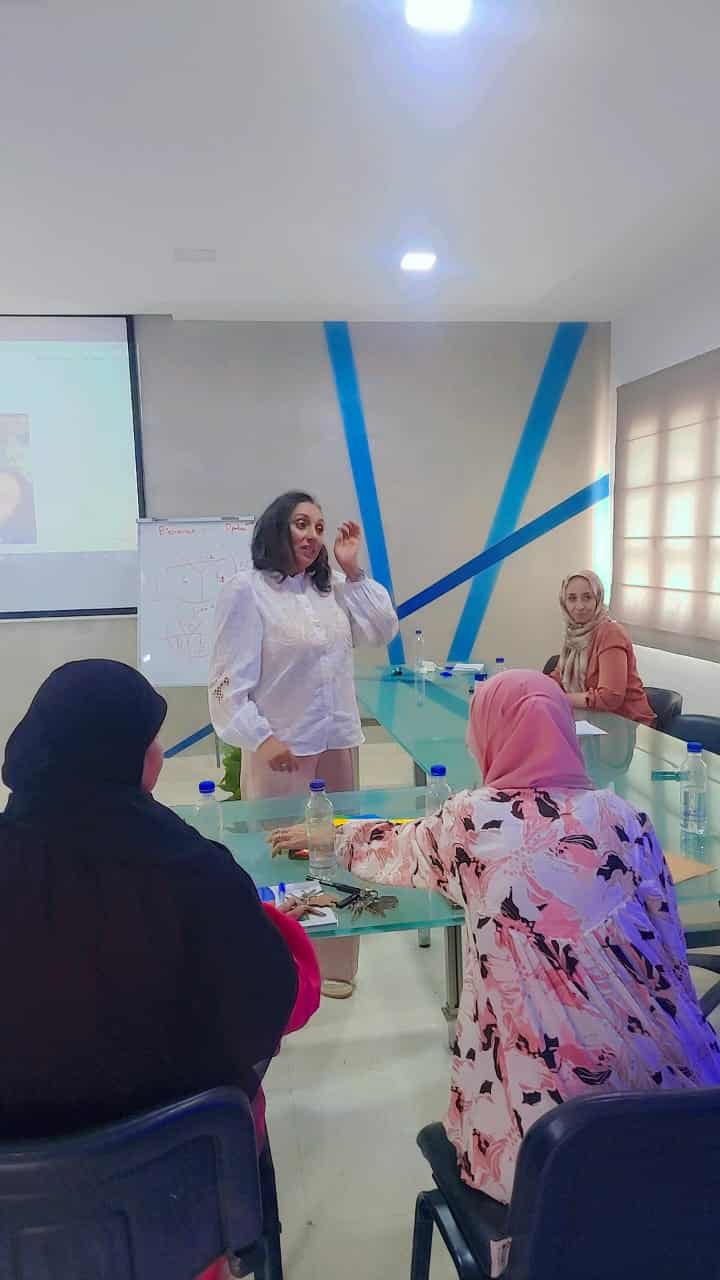 صورة مع إداري ورشة ISET جربة