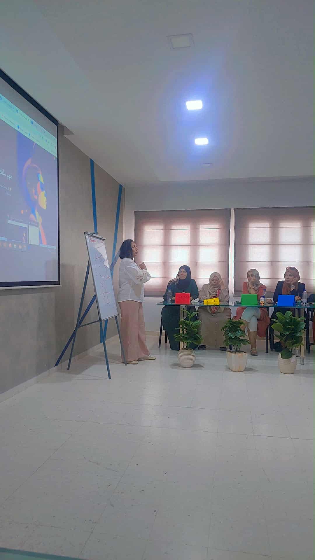 صورة مع إداري ورشة ISET جربة