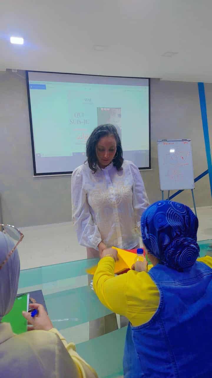 صورة مع إداري ورشة ISET جربة